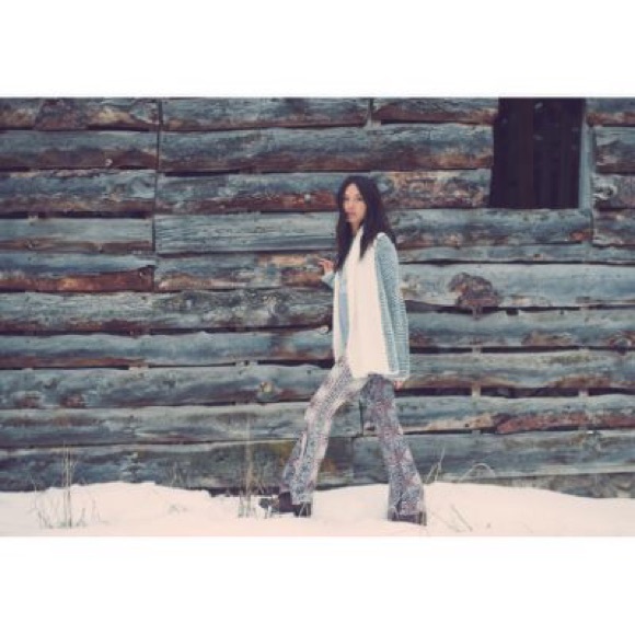 🆕Billabong Mirror Mirror Print Flare Pants - Picture 7 of 8